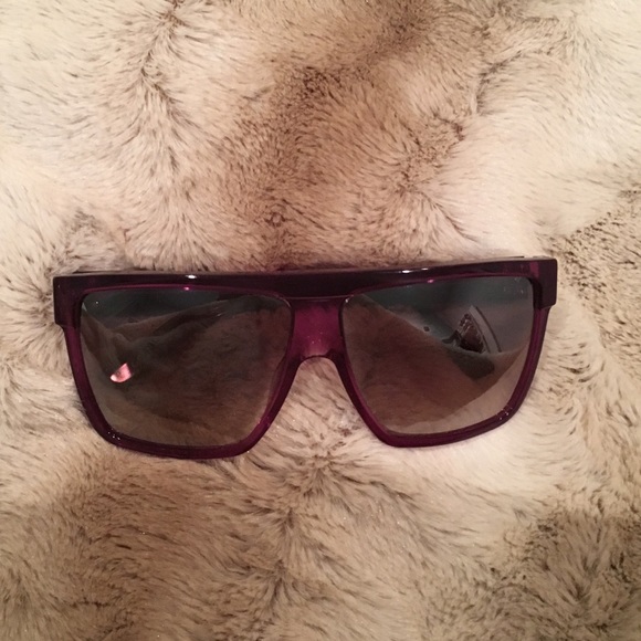 Authentic Gucci Sunglasses - Picture 3 of 7